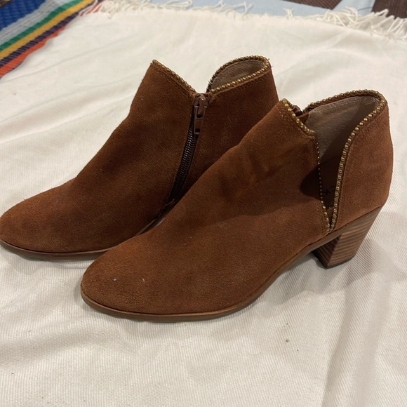 Lucky Brand Shoes - Lucky Brand Women’s Pincah Booties 6 Brown Leather Stacked 2” Heel Ankle Boots
